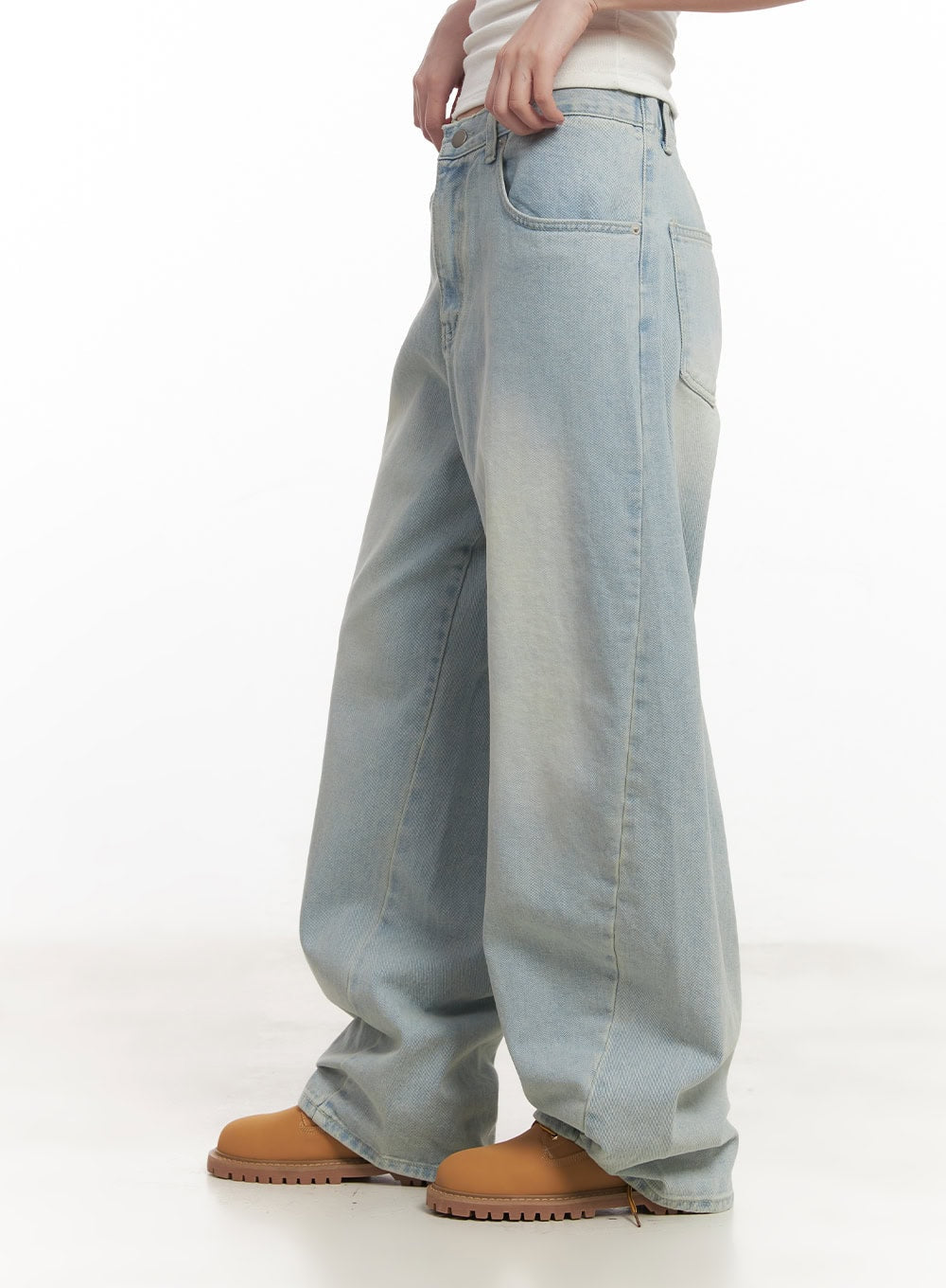 alia-washed-wide-leg-jeans-ca518