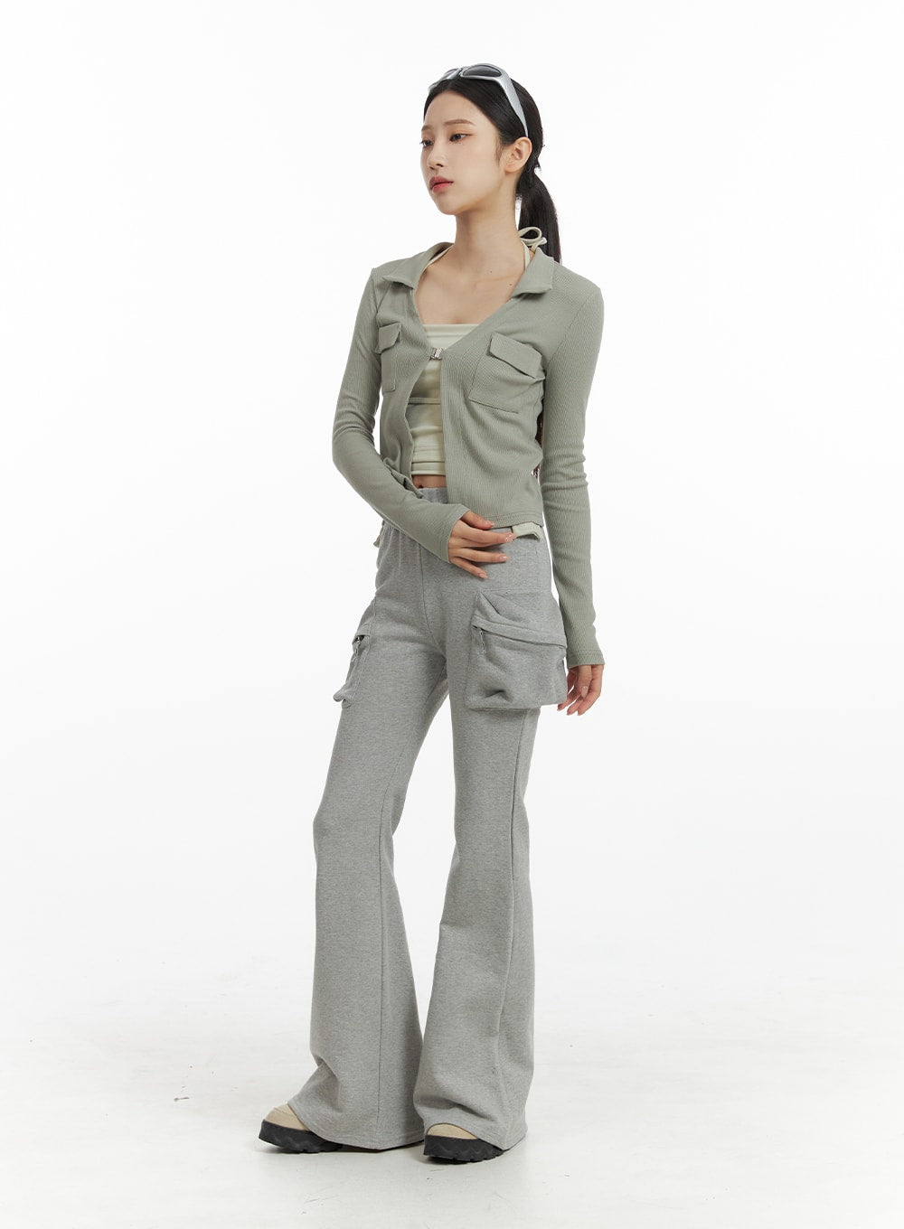 low-rise-pocketed-bootcut-sweatpants-cf429