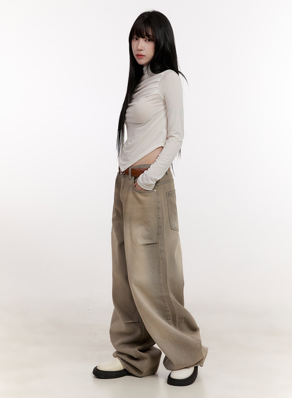 eunice-pintuck-washed-baggy-jeans-cj531