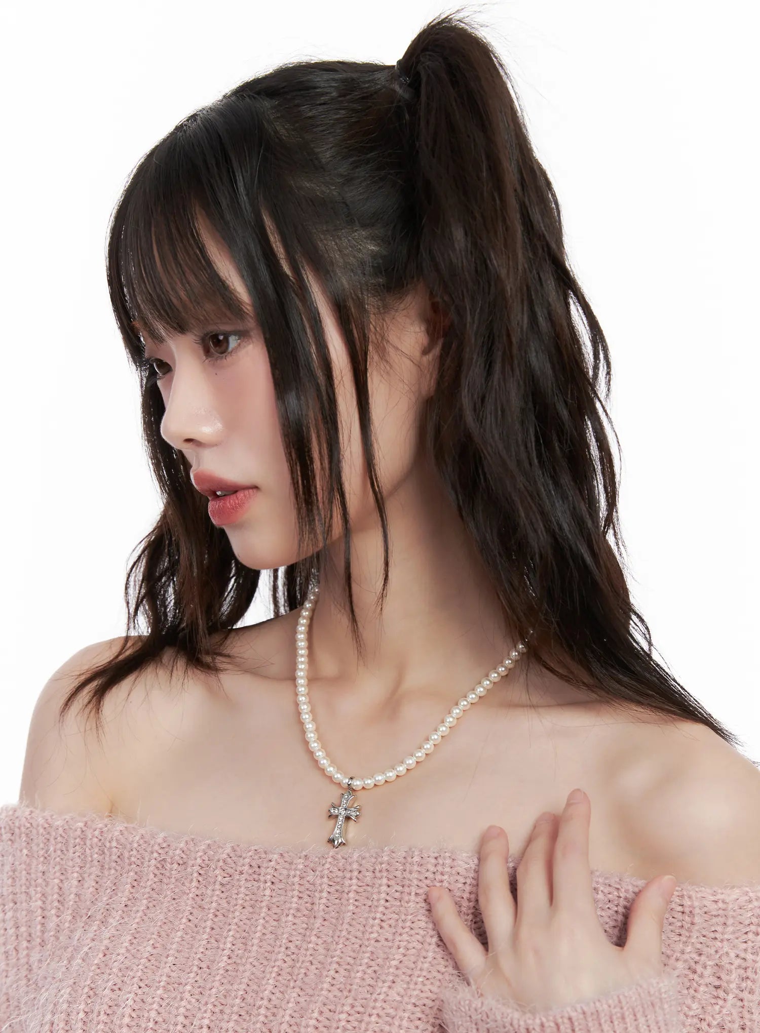 elegant-beaded-pendant-necklace-white-cn511