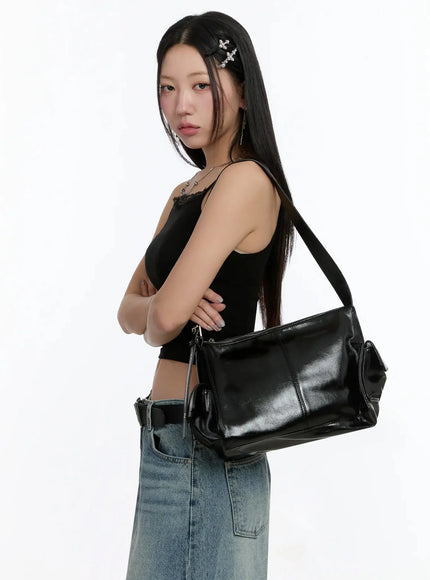 glossy-pocket-shoulder-bag-im509