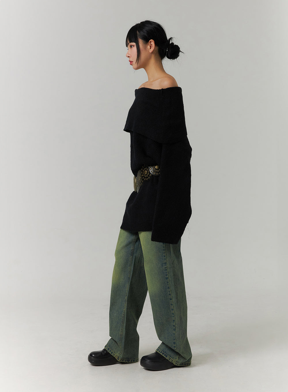 off-shoulder-oversized-knit-sweater-cj422