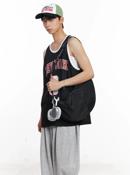 mens-half-moon-crossbody-bag-il504