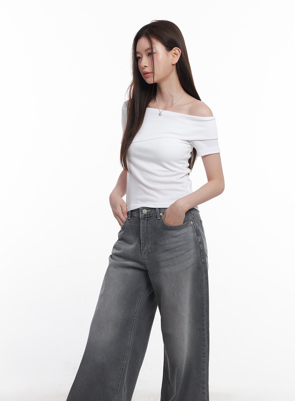 off-shoulder-slim-fit-crop-tee-cy519