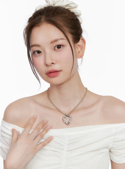 Bold Heart Necklace CL524