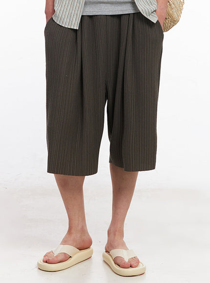 mens-pleated-wide-fit-shorts-iu512