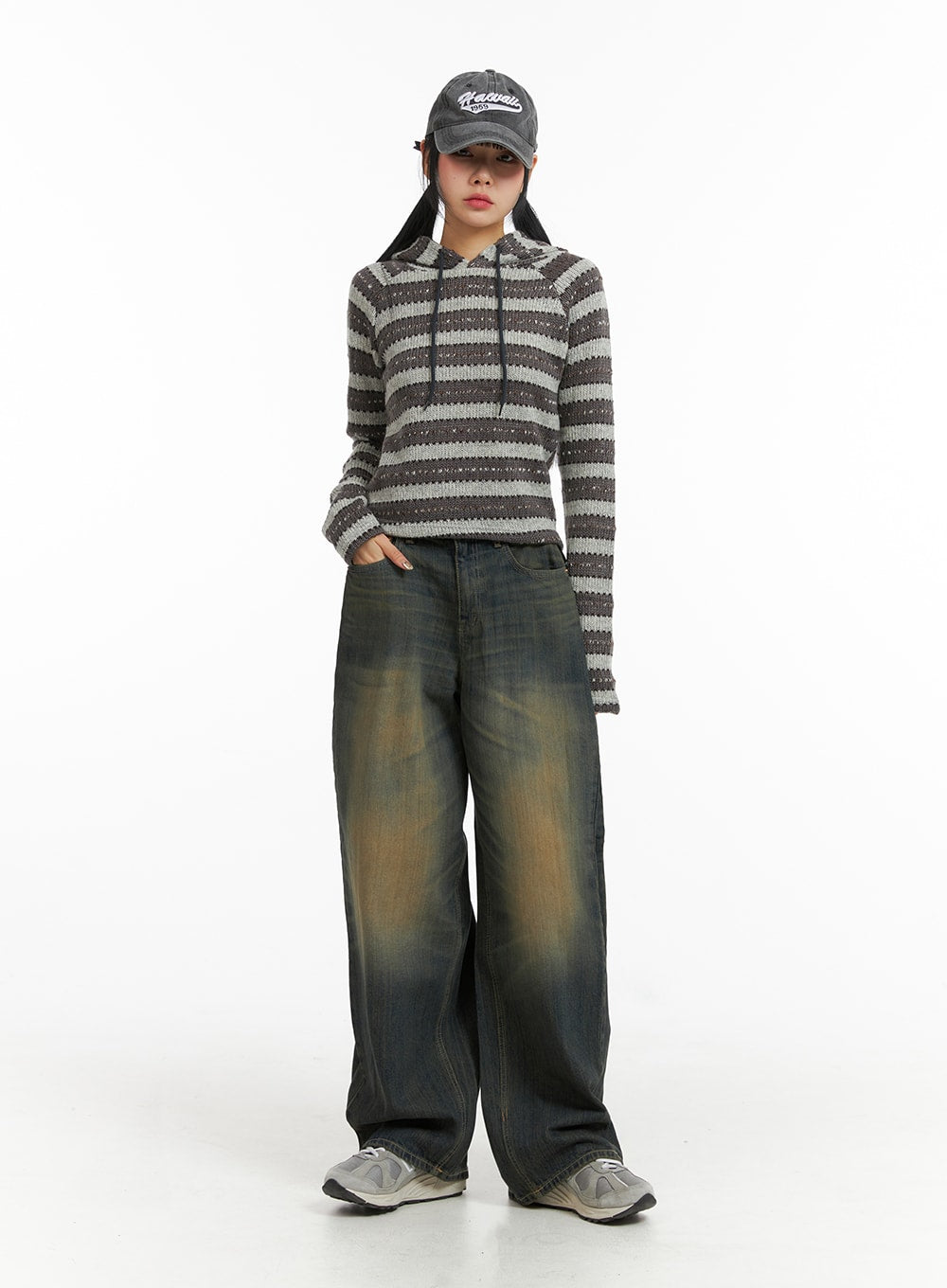 mid-waist-washed-button-wide-leg-jeans-cj411