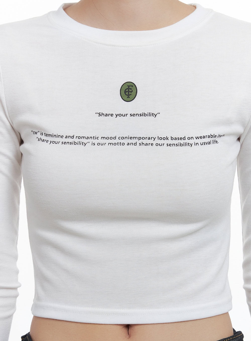 chic-letter-print-long-sleeve-crop-top-cs430