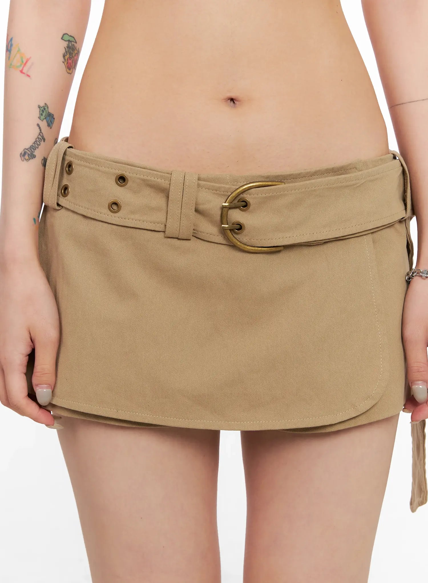 eyelet-belt-mini-skirt-cl528