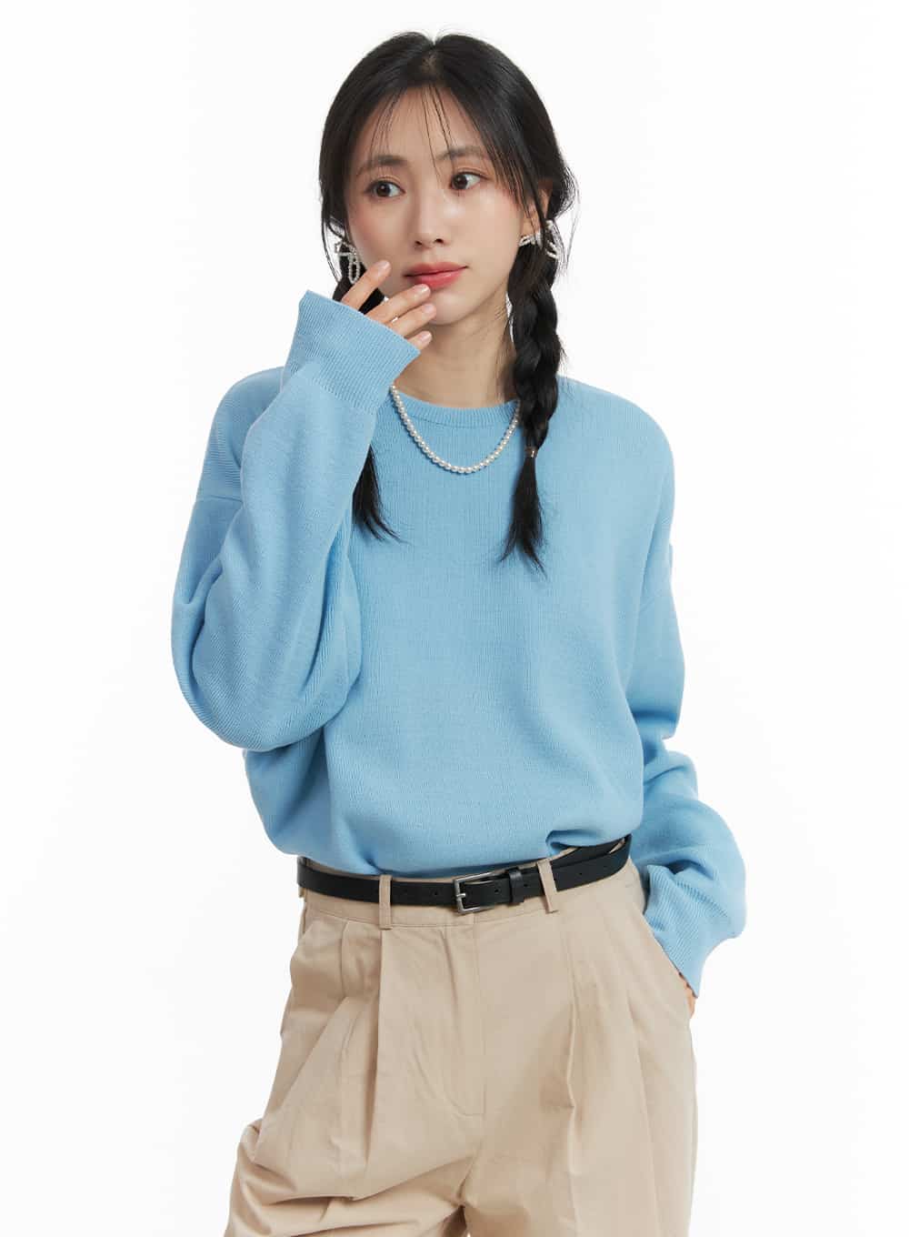 solid-round-neck-knit-sweater-om411