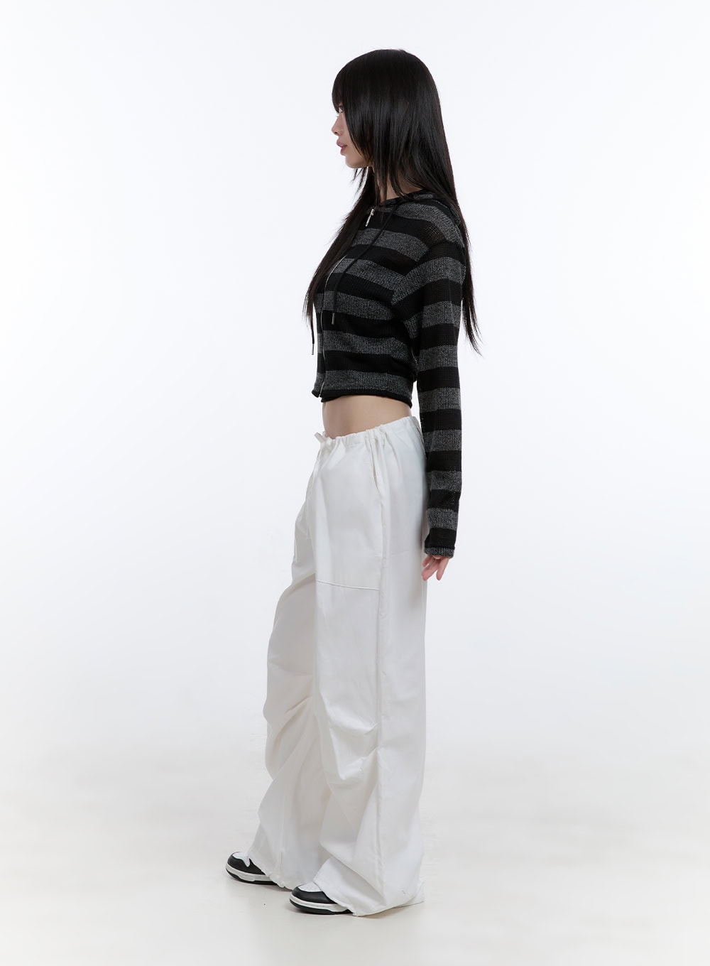 string-pocket-low-rise-wide-leg-pants-cg412