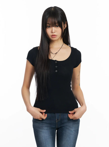 slim-fit-ribbed-button-tee-cf506-1 / Black