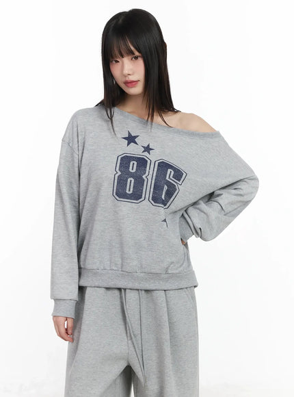 86 Sporty Off-Shoulder Sweatshirt IM530