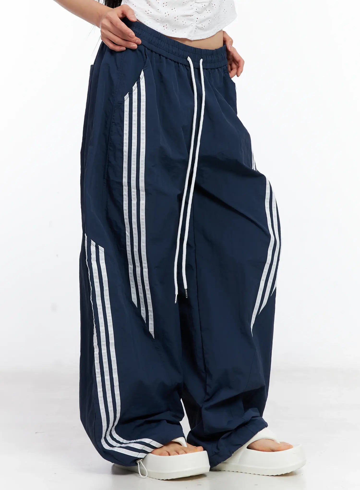 wide-leg-drawstring-track-pants-cl529