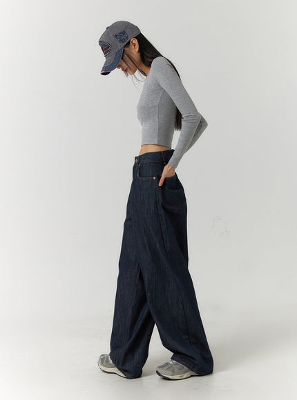back-button-wide-leg-jeans-cf407