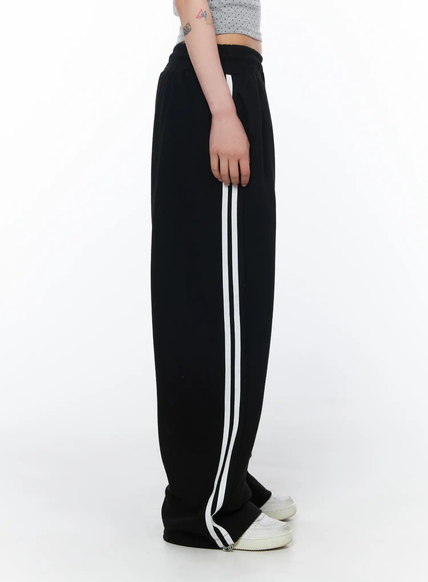 striped-wide-leg-sweatpants-ca527