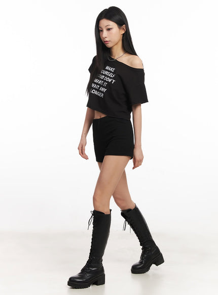 Slim-Fit Ribbed Shorts CA514