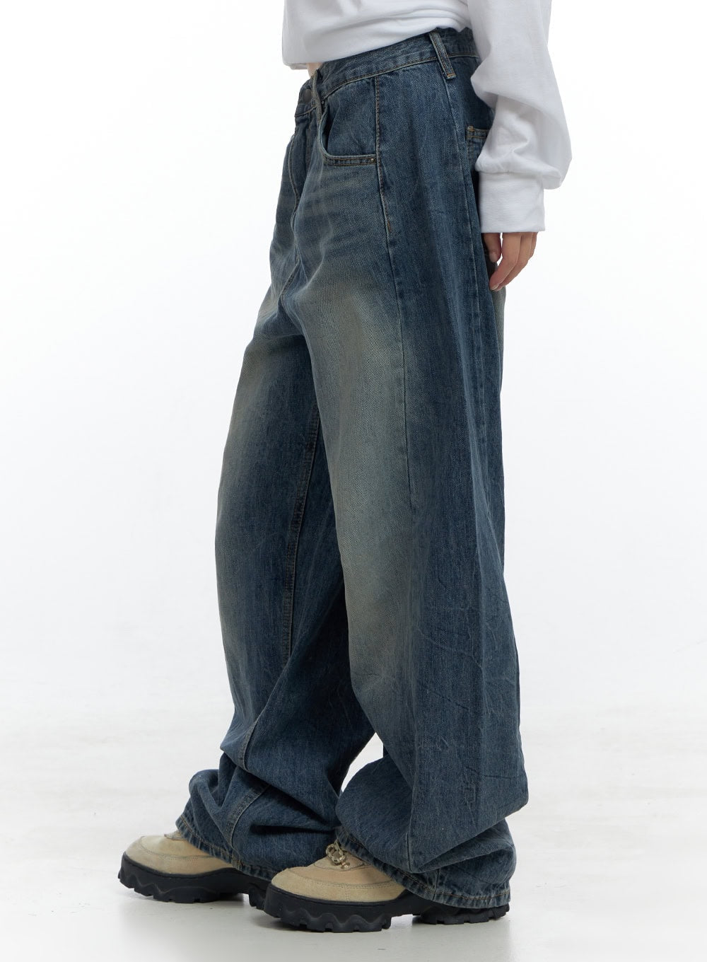 kali-side-slit-washed-denim-baggy-jeans-cs419