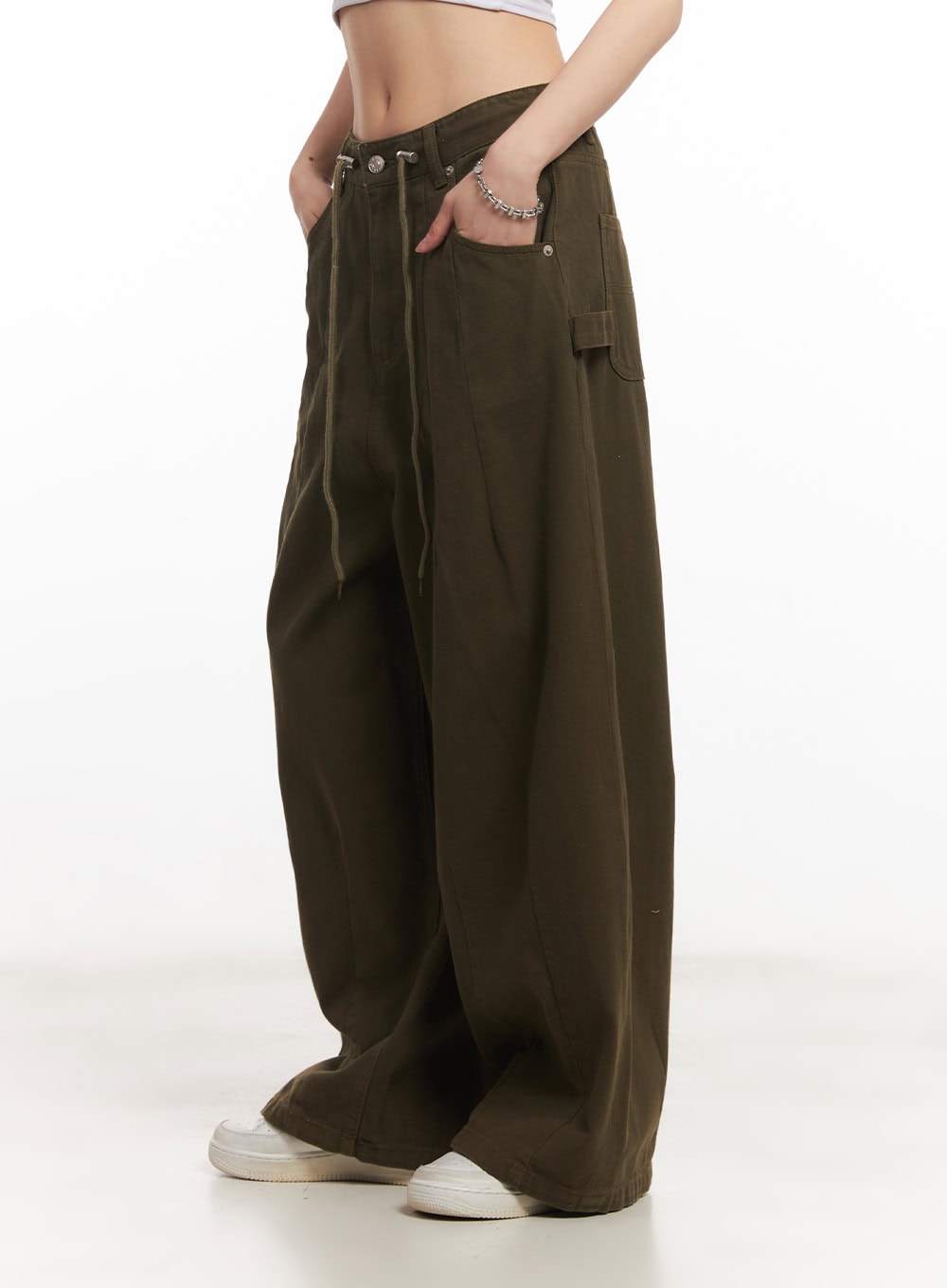 wide-leg-cargo-pants-ca514