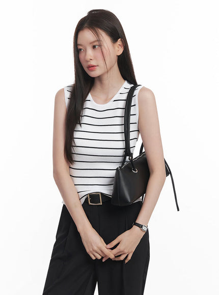 classic-baguette-shoulder-bag-iy509