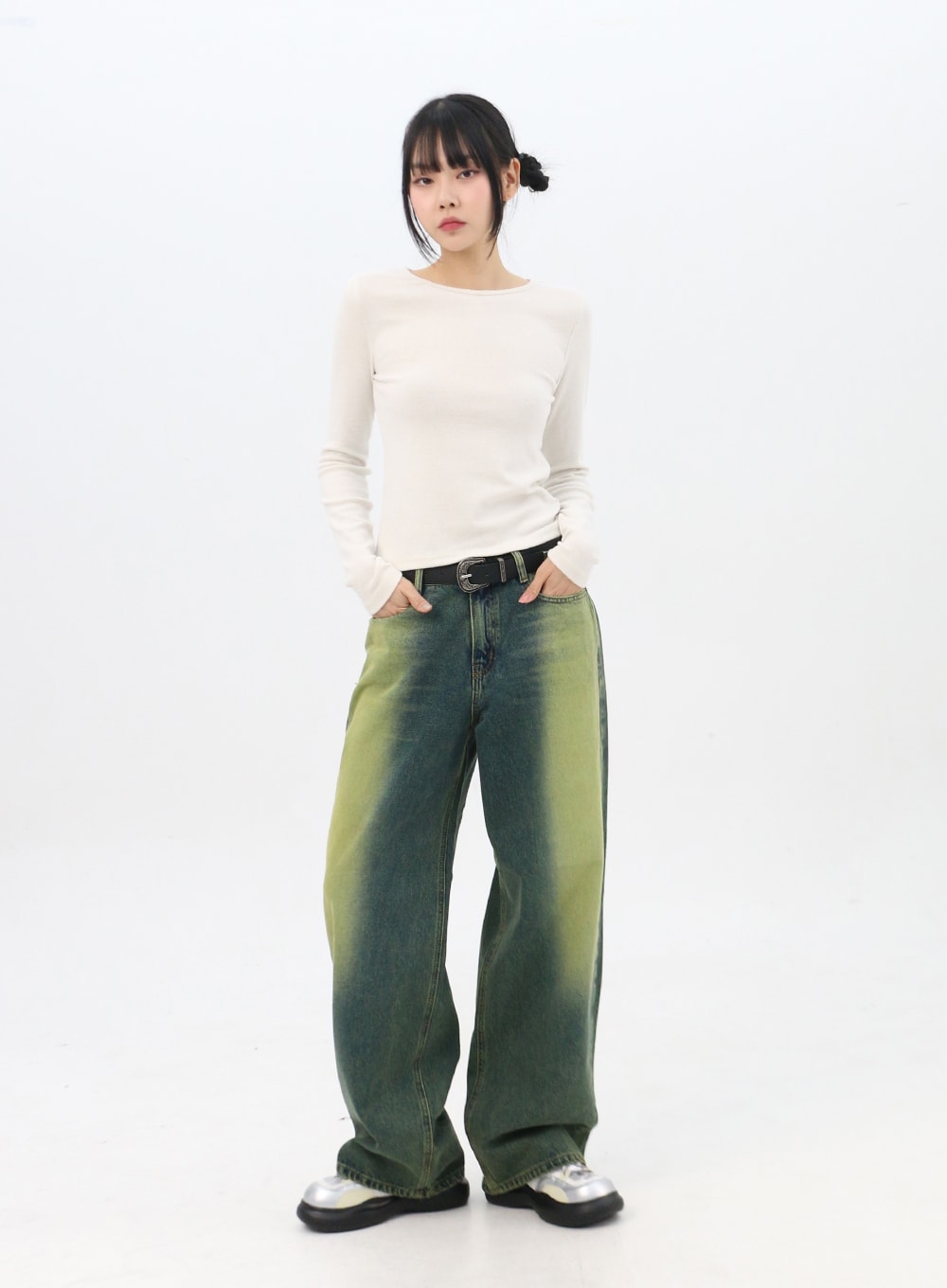 green-wide-leg-washed-jeans-in310