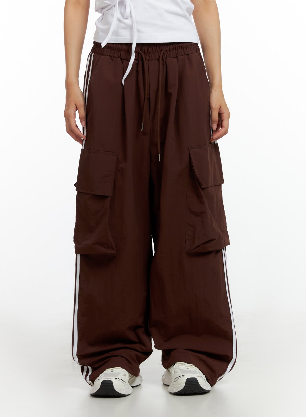 nylon-cargo-string-track-pants-il419