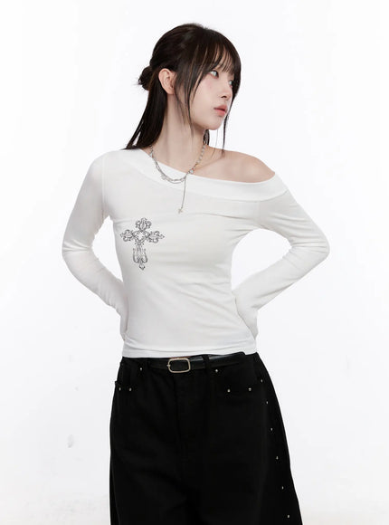 Off-Shoulder Graphic Long Sleeve Top CS530