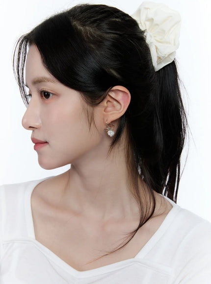 dainty-ribbon-iridescent-bead-earrings-cc0608