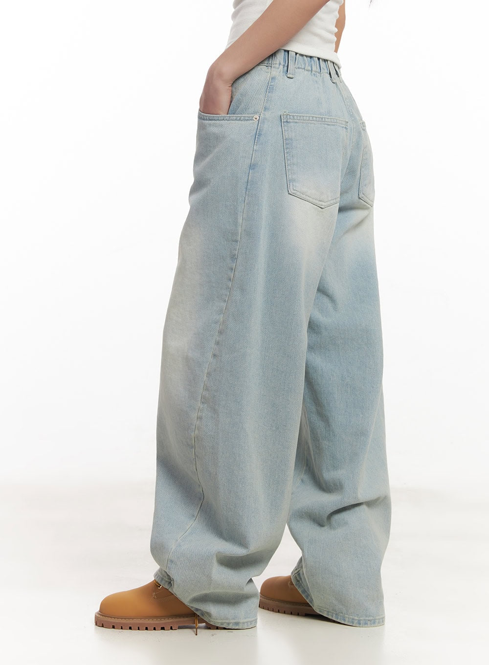 alia-washed-wide-leg-jeans-ca518
