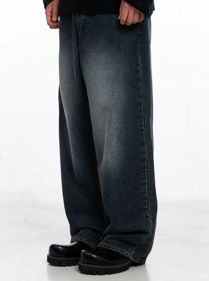 Men's Relaxed-Fit Washed Jeans IS509