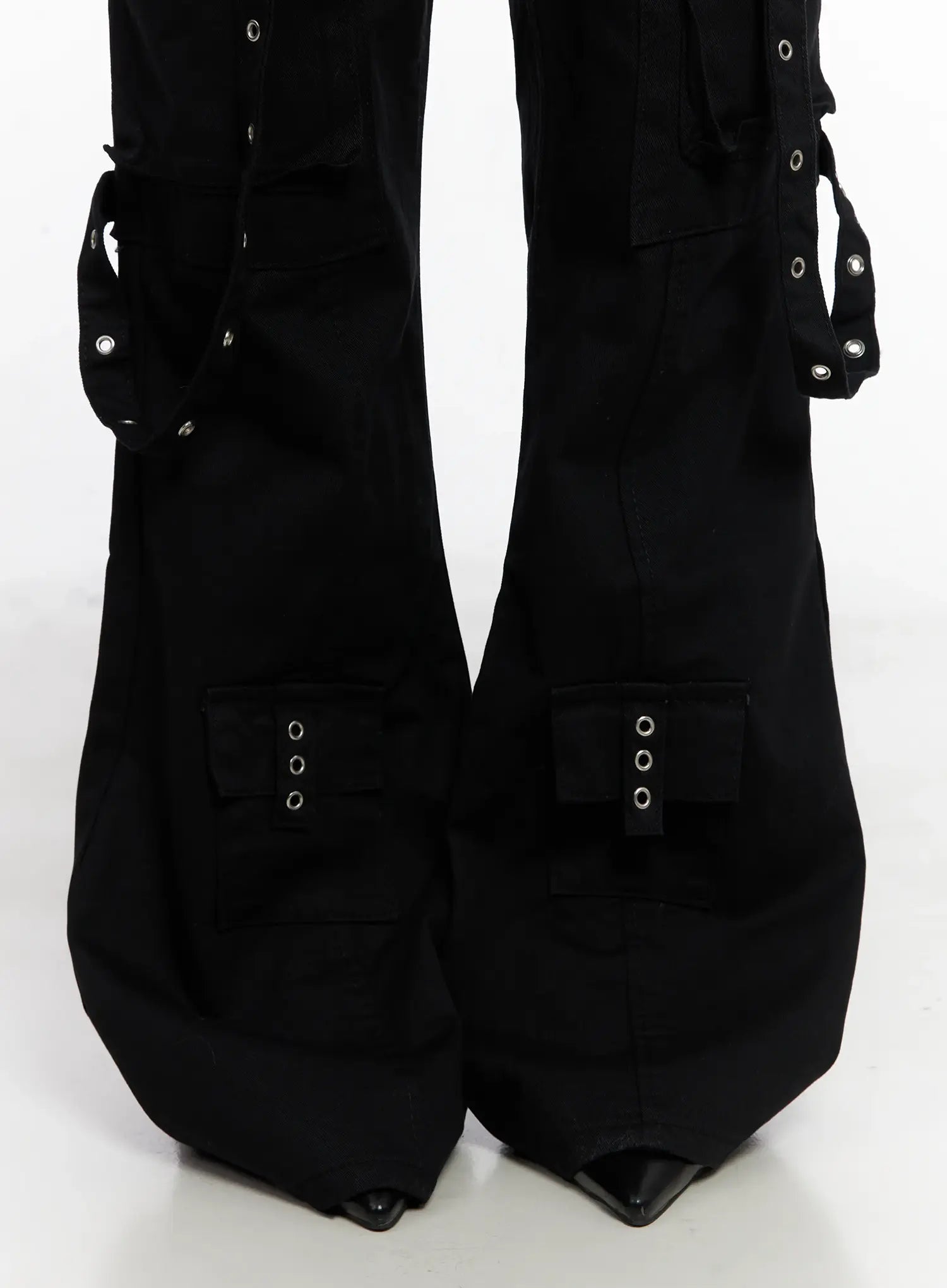 strap-utility-flare-trousers-co528