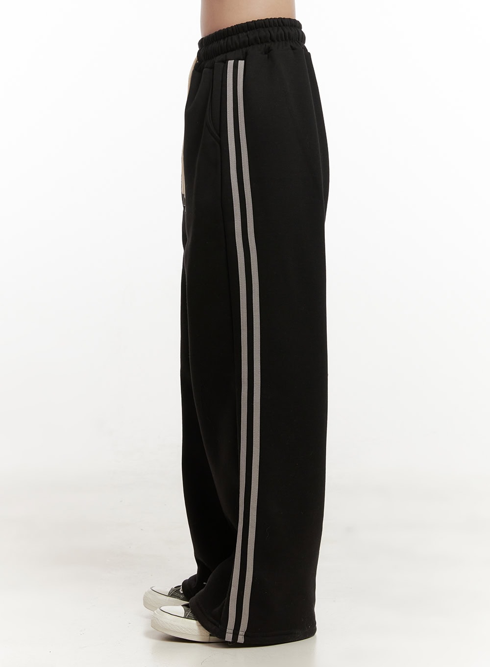 loungeease-wide-leg-sweatpants-on429