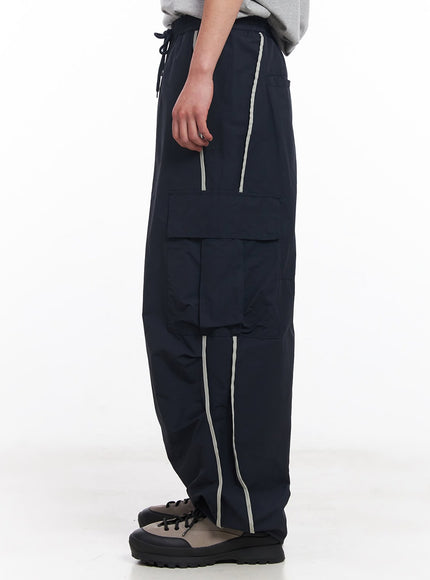 men-s-cargo-balloon-fit-windbreaker-pants-dark-blue-iu512