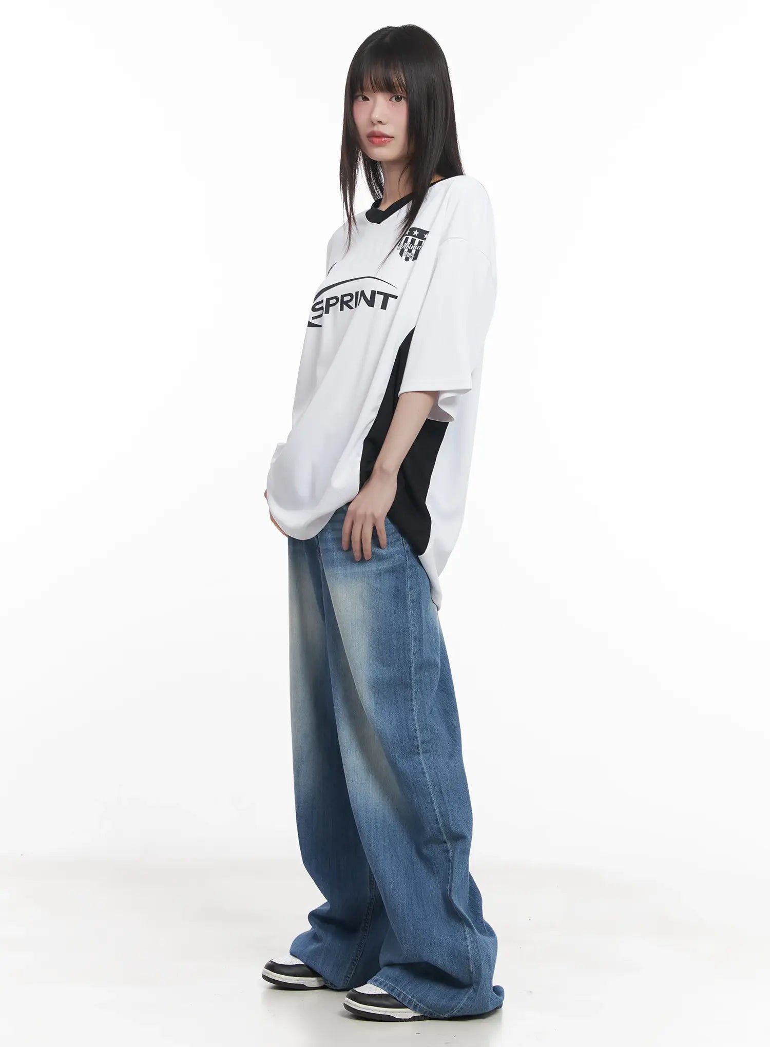 oversized-graphic-v-neck-jersey-cu518