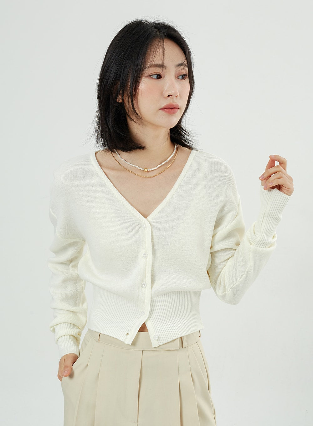 V-Neck Cropped Cardigan OM307