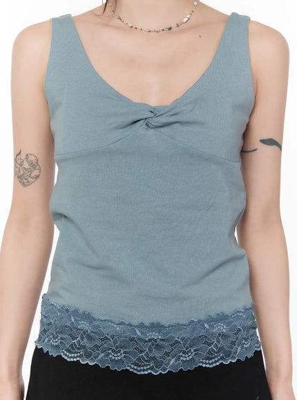 v-neck-lace-trim-sleeveless-top-cy515