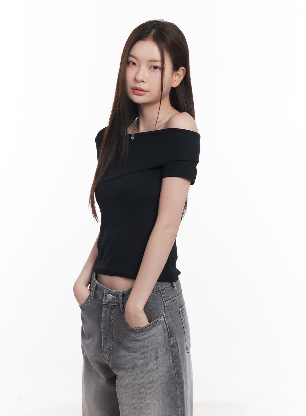 off-shoulder-slim-fit-crop-tee-cy519
