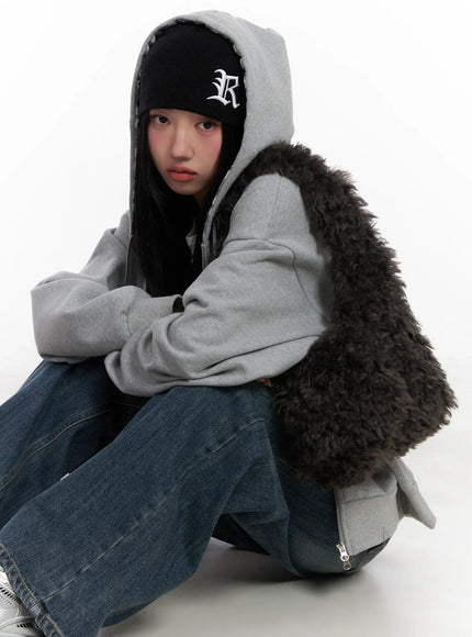 chic-faux-fur-handbag-cd501