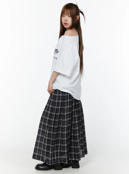 oversized-off-shoulder-graphic-tee-cy519