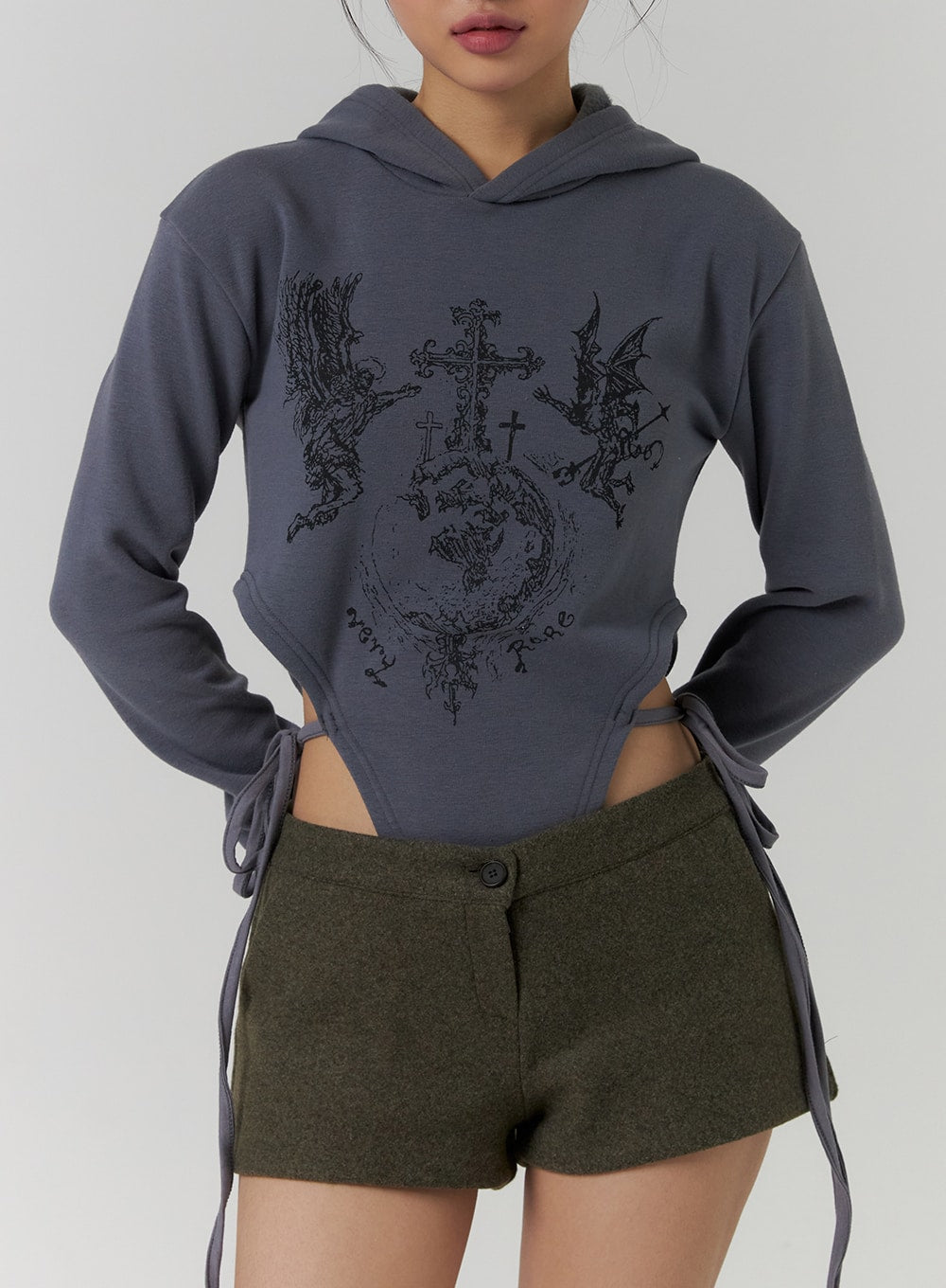 cut-out-tie-graphic-hoodie-sweatshirt-cd318