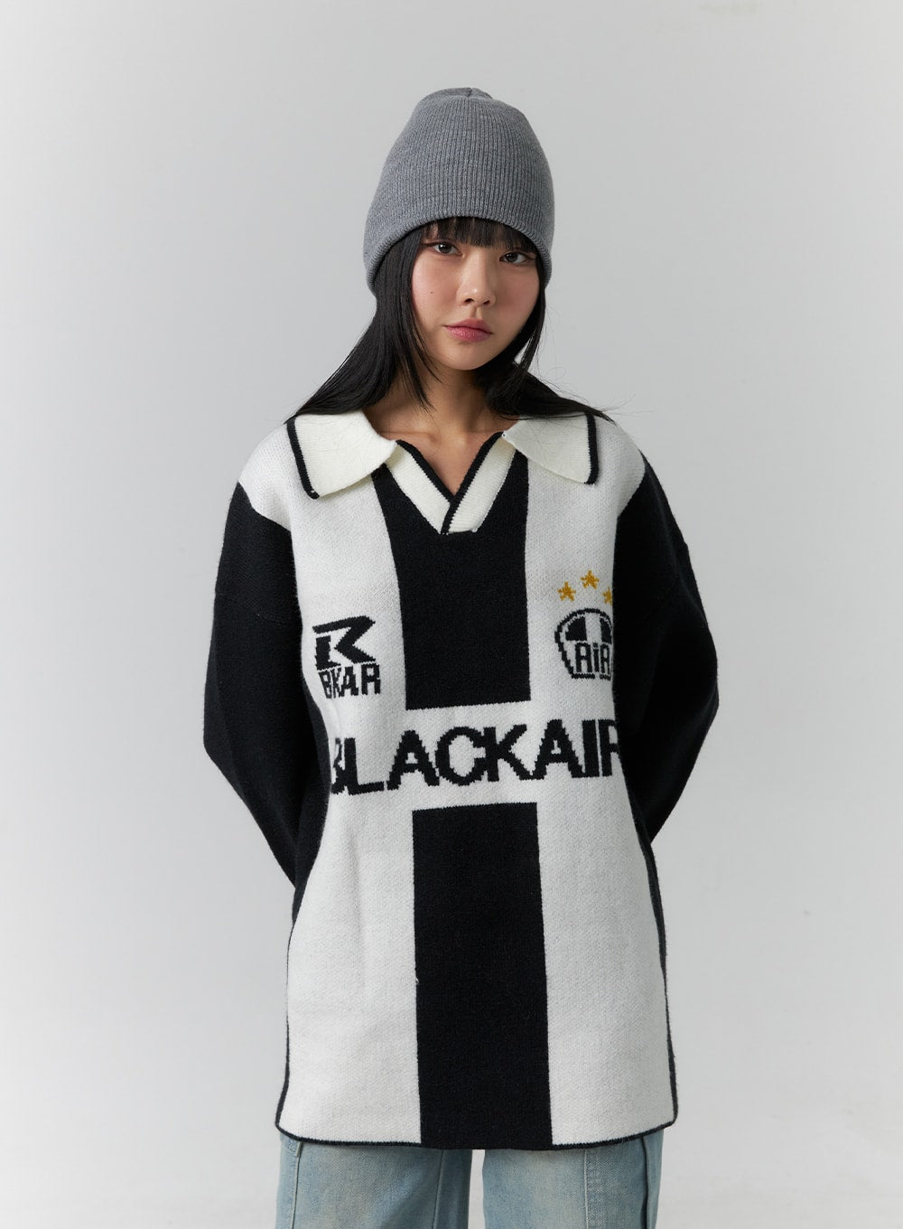 block-core-v-neck-collar-graphic-knit-sweater-unisex-cd307