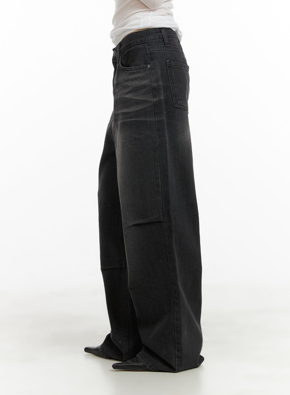pintuck-washed-denim-wide-leg-jeans-ca419