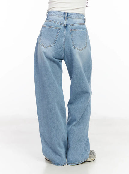 maleia-light-washed-relaxed-fit-jeans-cm527