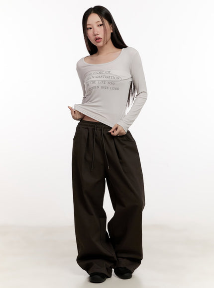 slim-fit-graphic-crop-top-cm507