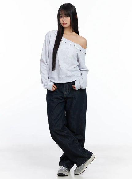 eyelet-trimmed-off-shoulder-sweatshirt-cf504