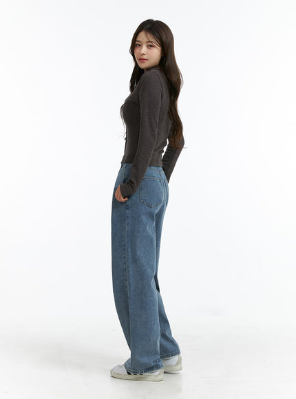 pintuck-washed-straight-leg-jeans-oj412