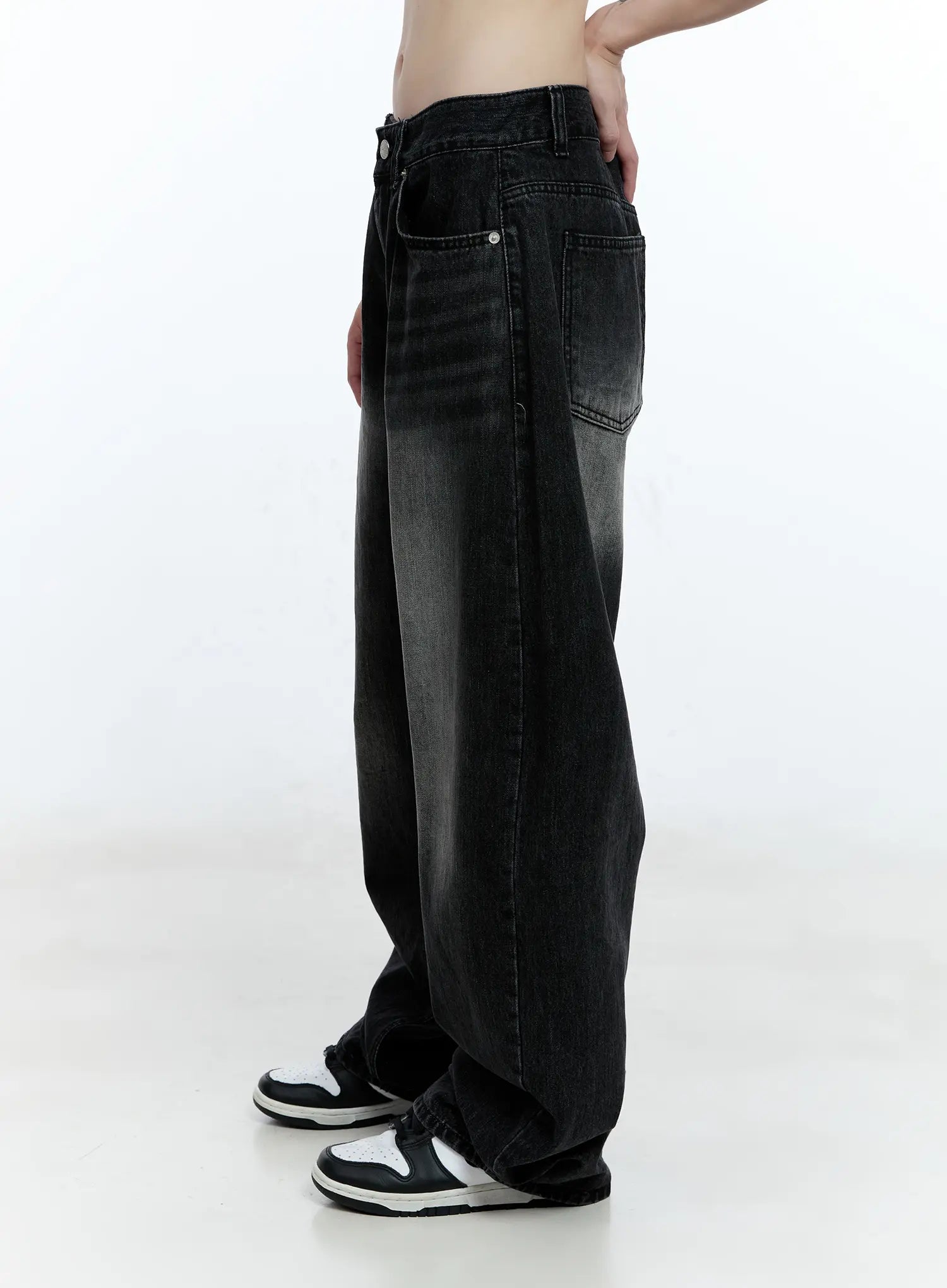 gayeon-washed-wide-leg-jeans-cg507