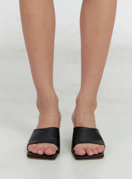 square-toe-mule-sandals-is516