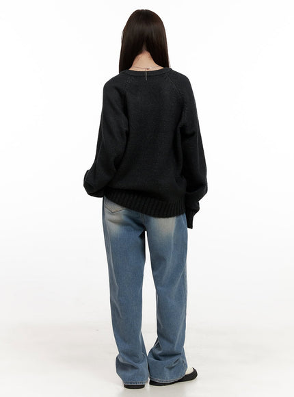 oversized-v-neck-sweater-on422