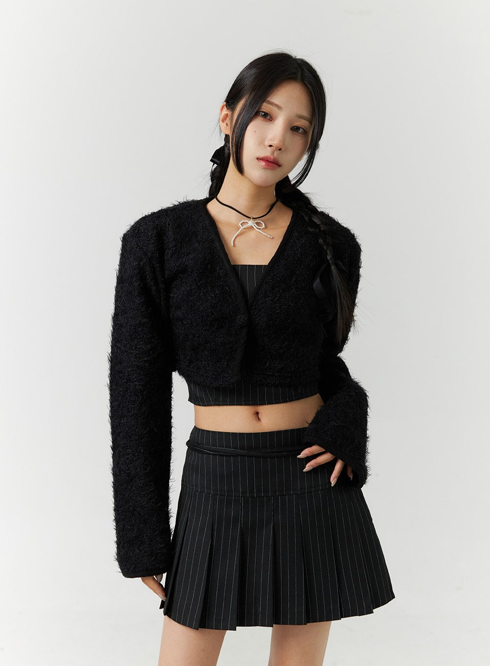 v-neck-faux-fur-crop-jacket-cd301